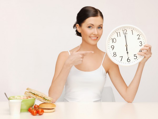 Важно при правилното хранене за поддържане на добра фигура, тонус и енергия, да се спазват часовете за хранене