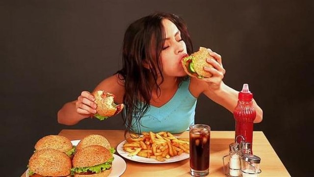 Преяждането, особено след като цял ден се гладували, провокира затлъстяване и проблеми със здравето