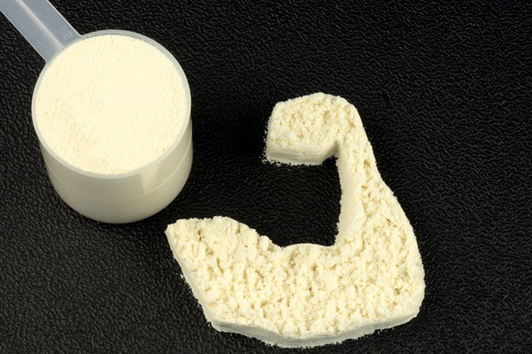 Протеиновата матрица Combat Powder съдържа 5 вида висококачествен протеин.