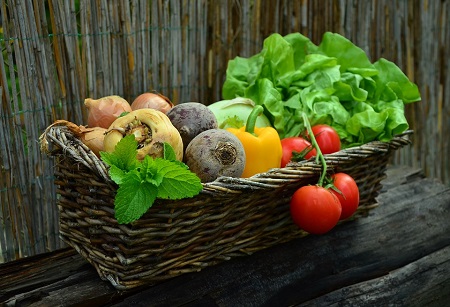 Natrol Daily Fruit & Veggie Ultimate Superfood укрепва имунната система.
